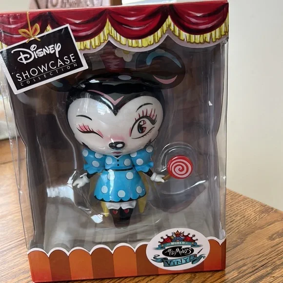Disney’s showcase collection featuring miss Mindy vinyl - Picture 2 of 10